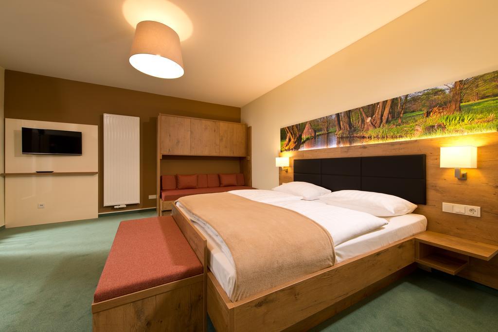 Spreewaldhotel Stephanshof ลึบเบิน ภายนอก รูปภาพ