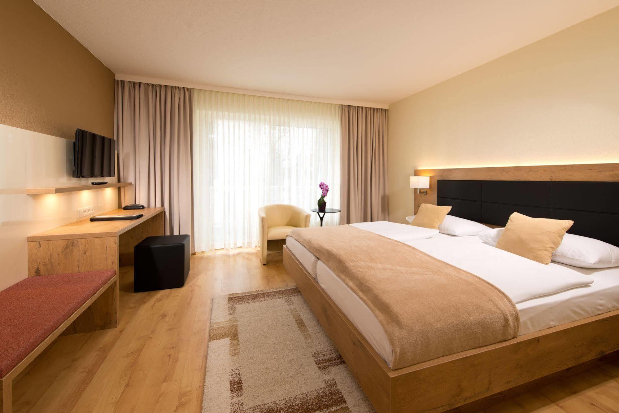 Spreewaldhotel Stephanshof ลึบเบิน ภายนอก รูปภาพ